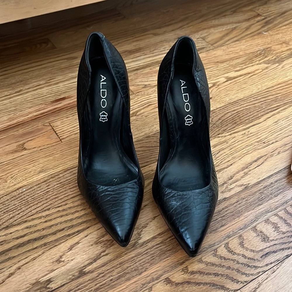 Black Pumps & cream pumps